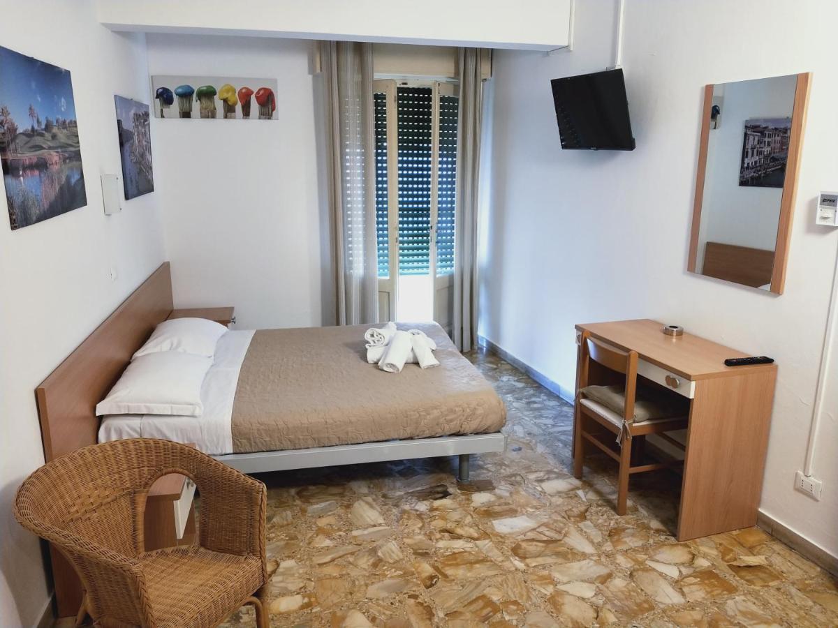 Hotel Diana Gardone Riviera Luaran gambar