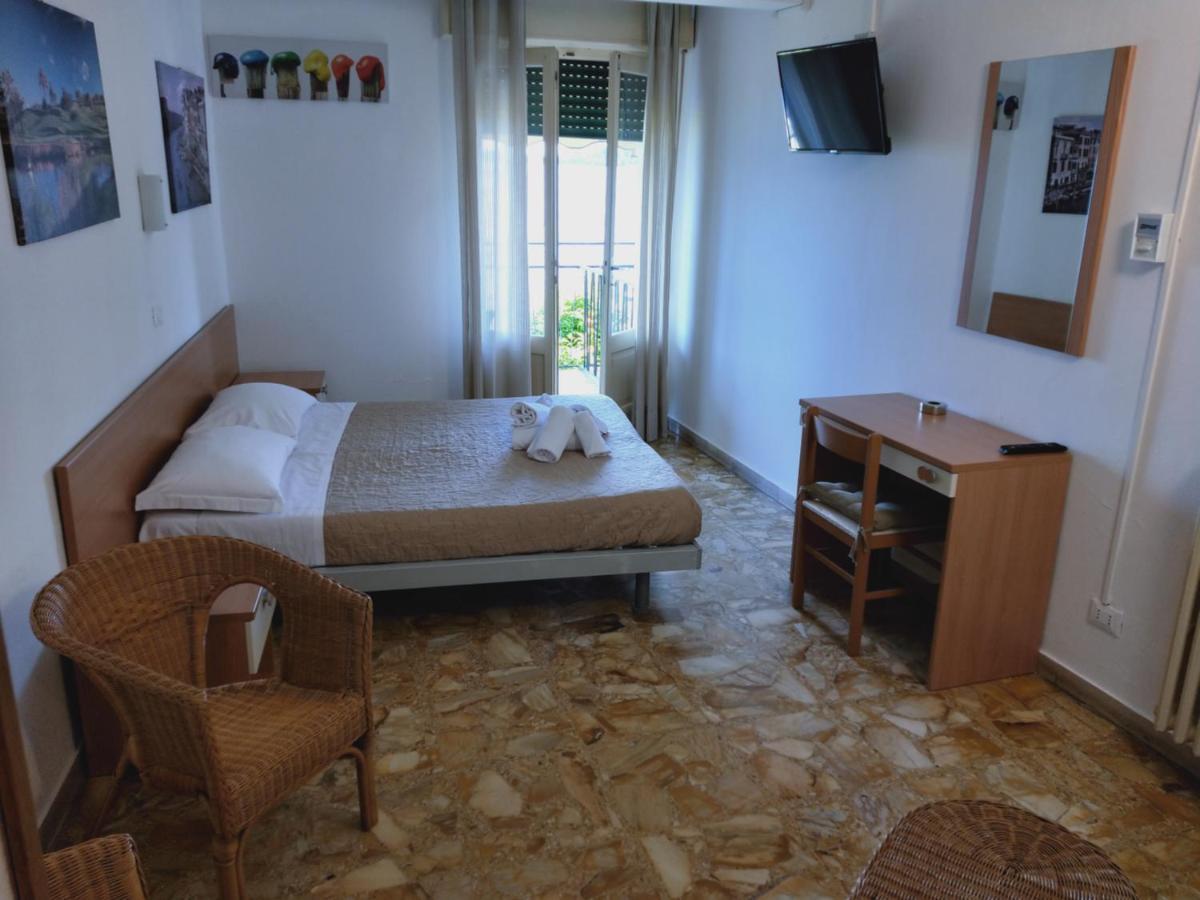 Hotel Diana Gardone Riviera Luaran gambar