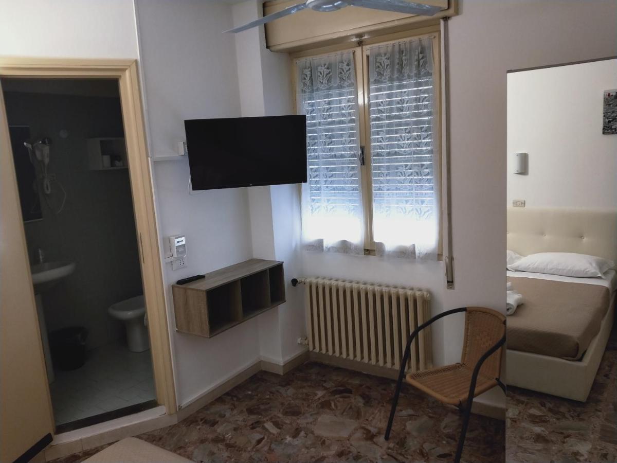 Hotel Diana Gardone Riviera Luaran gambar