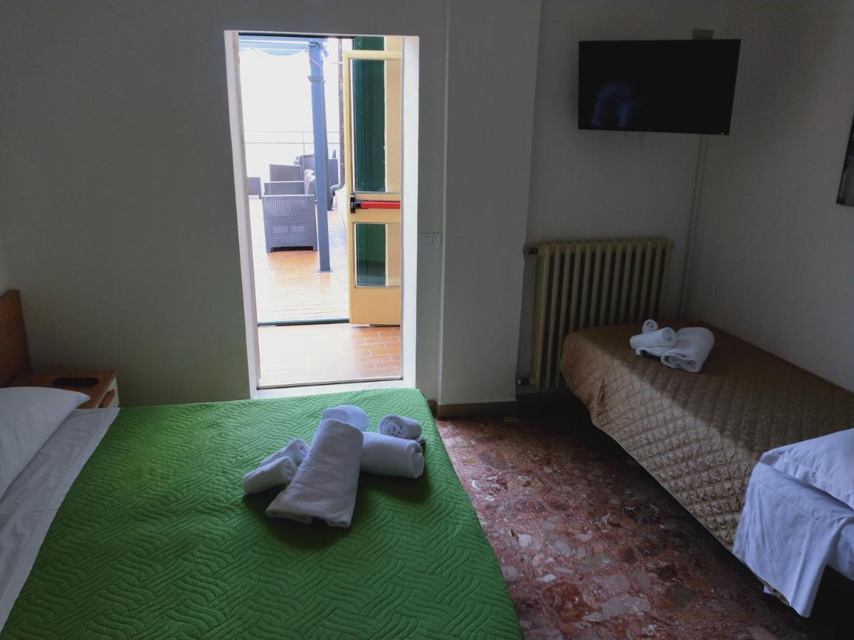 Hotel Diana Gardone Riviera Luaran gambar
